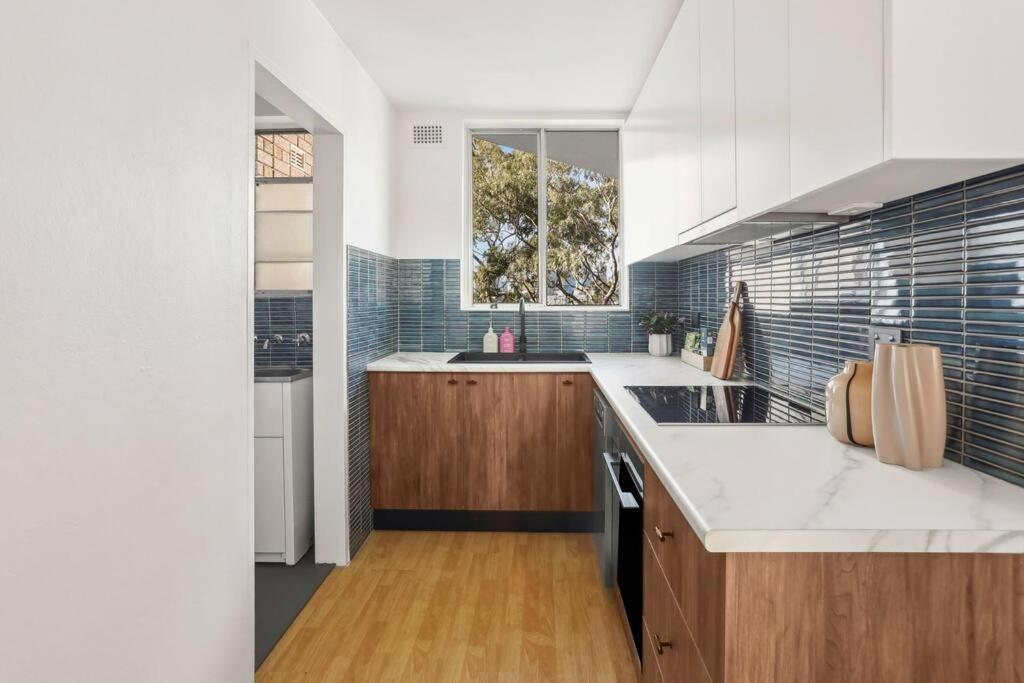 Glebe Tranquil Retreat - 2bd With Parking Apartment